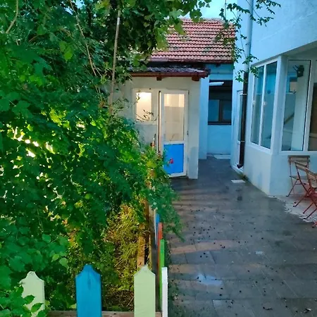 Ivavev Is Us Bythesea Guest house