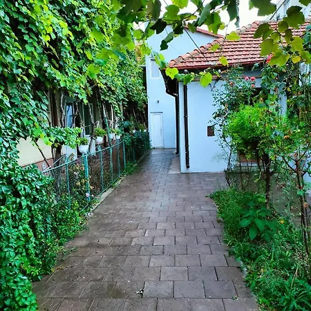 Ivavev Is Us Bythesea Guest house