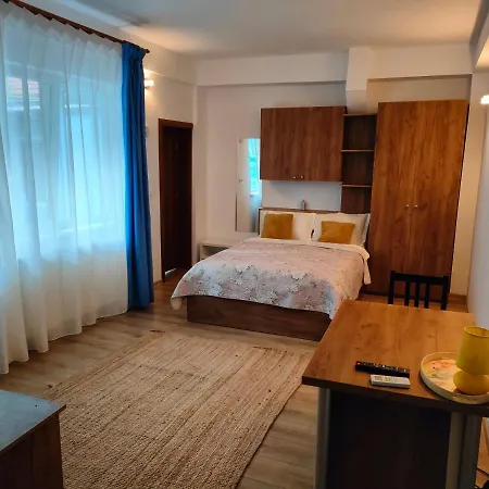 Ivavev Is Us Bythesea Guest house Constanta